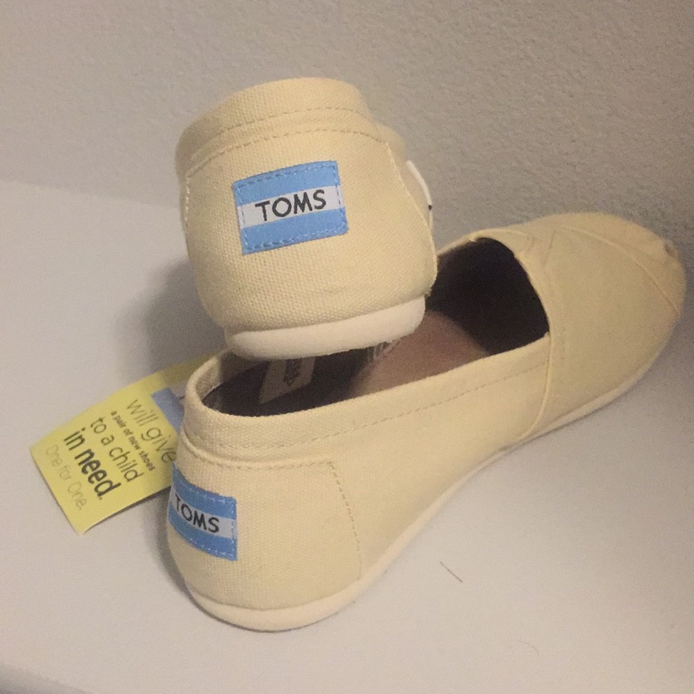 Classic Natural Canvas Toms